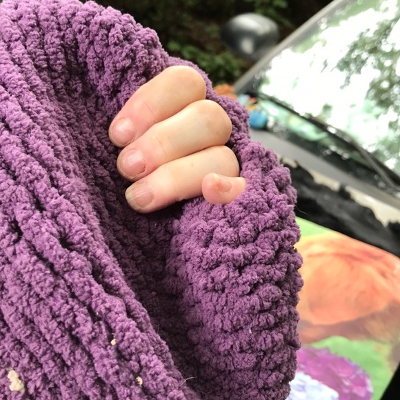 Large Purple Beanie with Ponytail Hole Possibly Hand Knitted Winter Hat - Picture 5 of 10